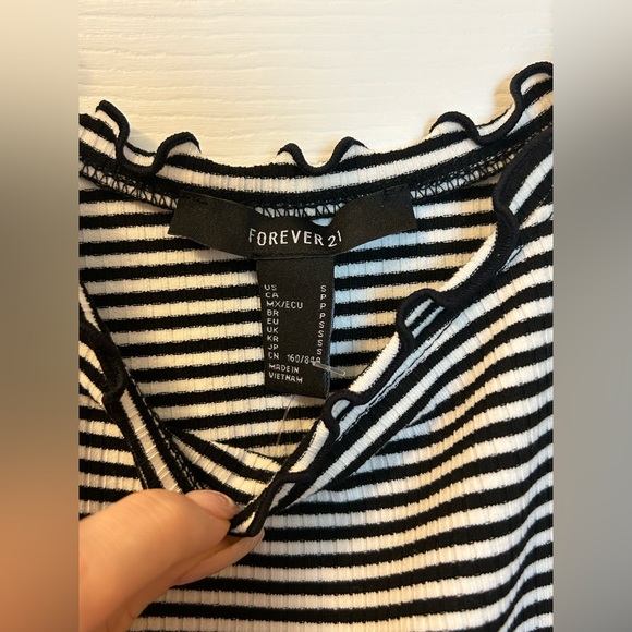 Forever 21 Black & White Stripe Lettuce Trim Tank Top - Picture 4 of 6